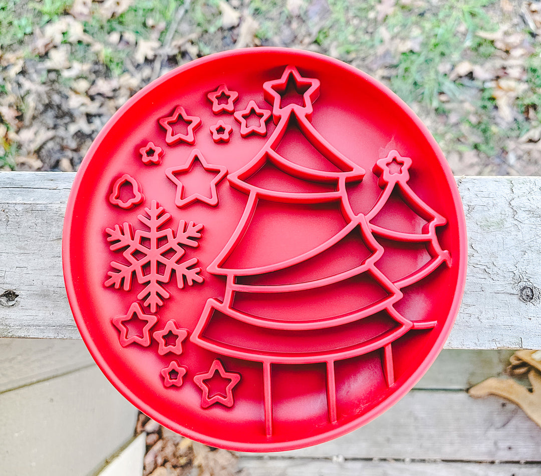 Wild N Fresh Treats - Holiday Tree Grub Mat 🎄 / Red